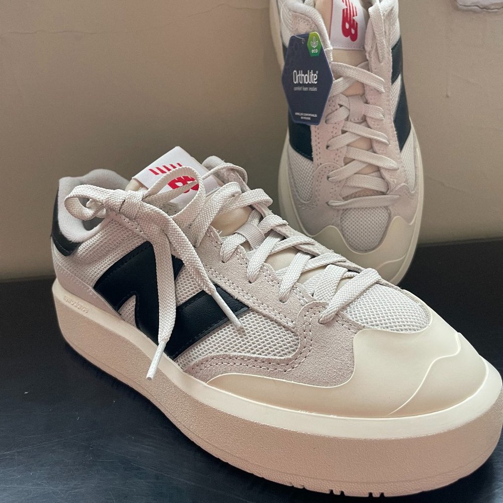 NWT New Balance CT302 in Beige/Black
